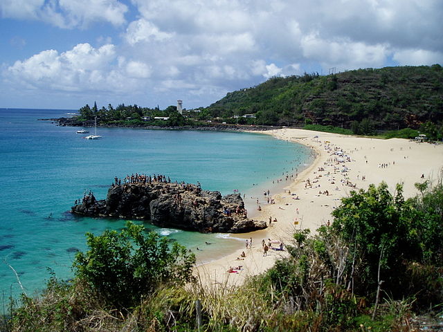 A wide shot of Waimea Bay from thesouth